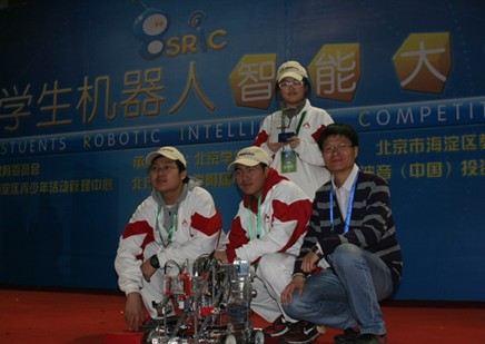 FTC机器人小组在FTC项目（FIRST科技挑战赛）中获得北京市冠军。