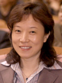 【图为全国中小学计算机教育研究中心北京部副主任 陈美玲】
