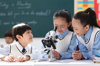 西藏充分发挥学校育人主阵地作用 着力减轻义务教育阶段学生负担